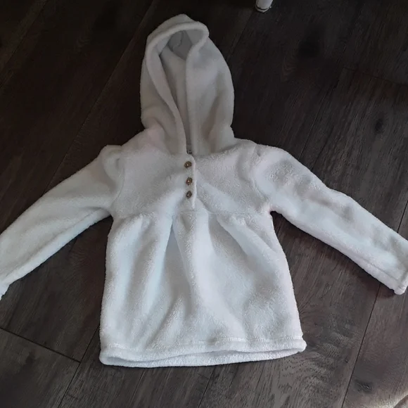 White pullover - Picture 2 of 5